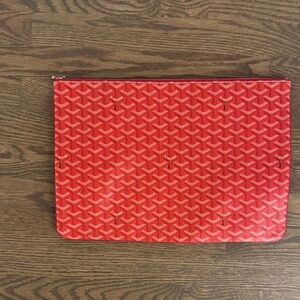 Designer inspired Women's Clutch/laptop case (18in diagonal)